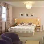 Royal 3*