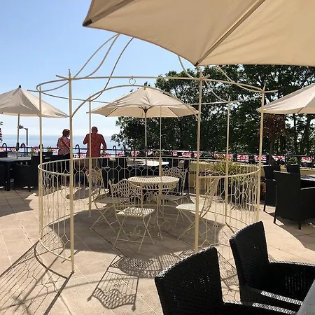 Royal 3* Scarborough