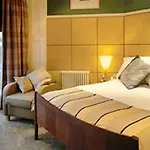 Royal Hotel