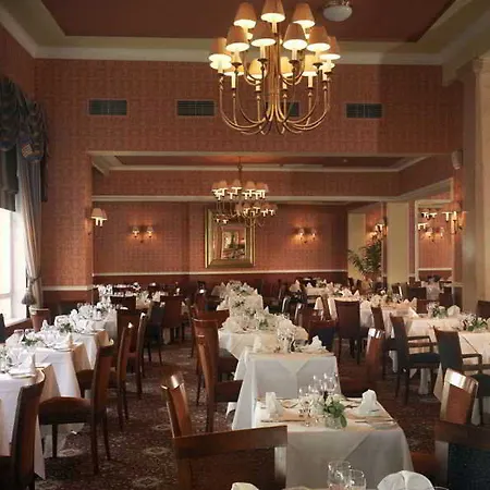 Royal 3*